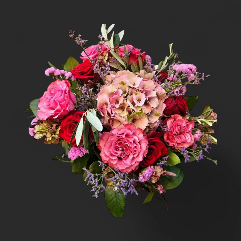 bouquet roses Genève Légende d'Aurore avec hortensia et limonium, composition romantique et colorée