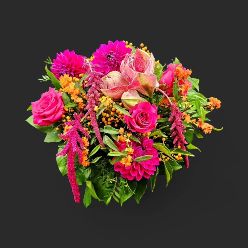 bouquet corde pourpre Genève — amaryllis, dahlias, roses et amaranthus tons fuchsia et orange